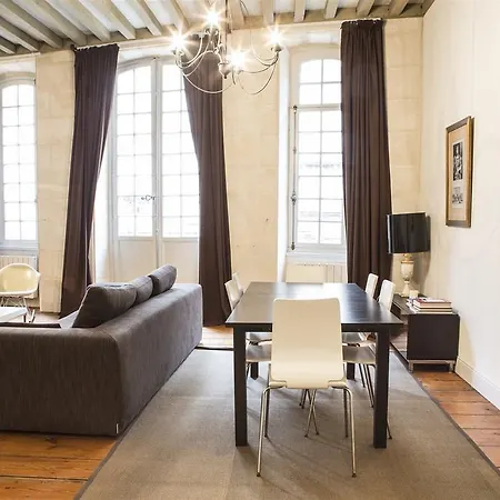Descazeaux Apartment