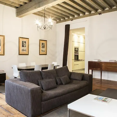 Descazeaux Apartment