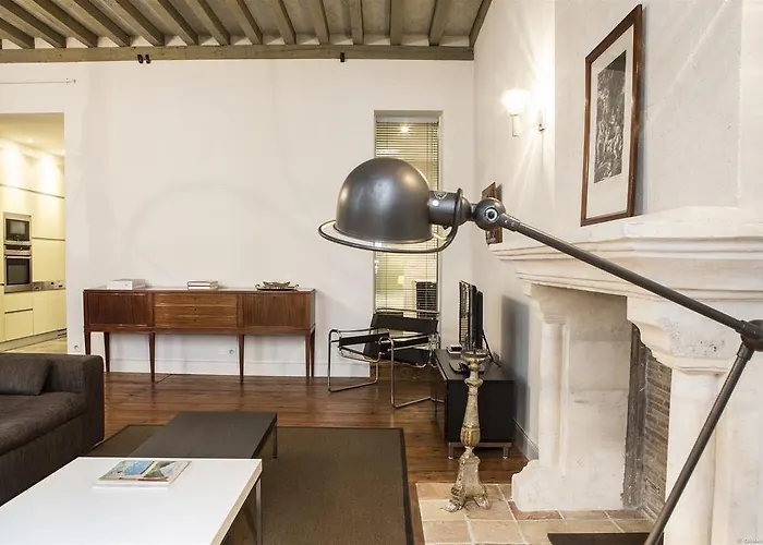 Descazeaux Apartament *